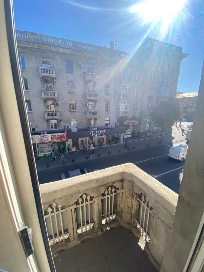 White New Apartments Ultracentral 2-Rooms In The Heart Chisinau Bagian luar foto