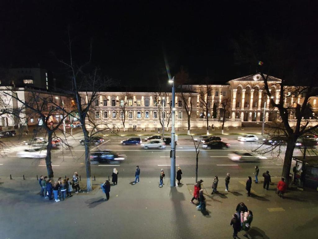 White New Apartments Ultracentral 2-Rooms In The Heart Chisinau Bagian luar foto