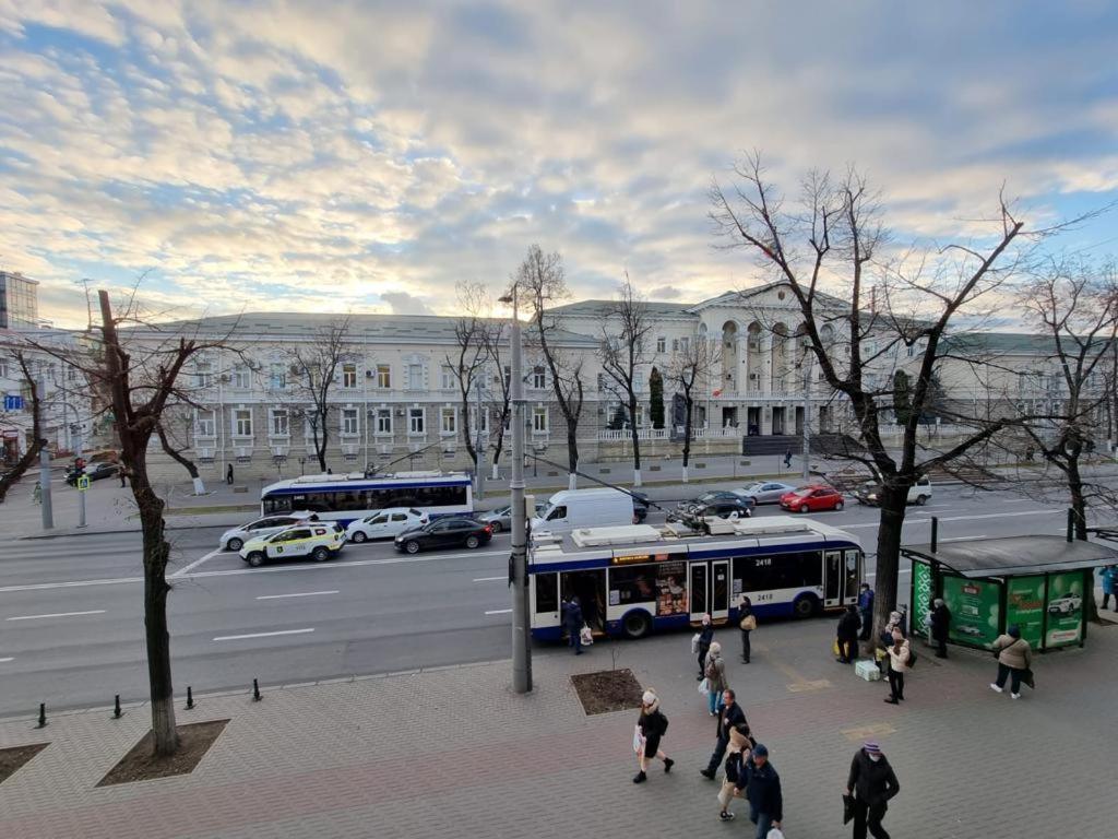 White New Apartments Ultracentral 2-Rooms In The Heart Chisinau Bagian luar foto