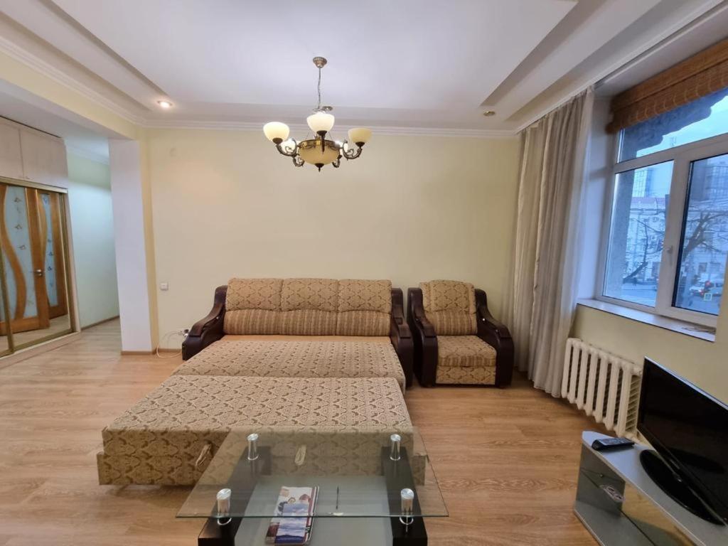 White New Apartments Ultracentral 2-Rooms In The Heart Chisinau Bagian luar foto